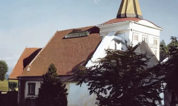 Kostel svatého Václava (Křešín) – jaro