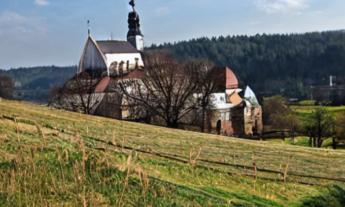 Kostel svatého Václava (Kalek) – léto