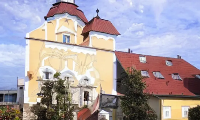 Kostel svatého Václava (Kostelní Myslová) – léto