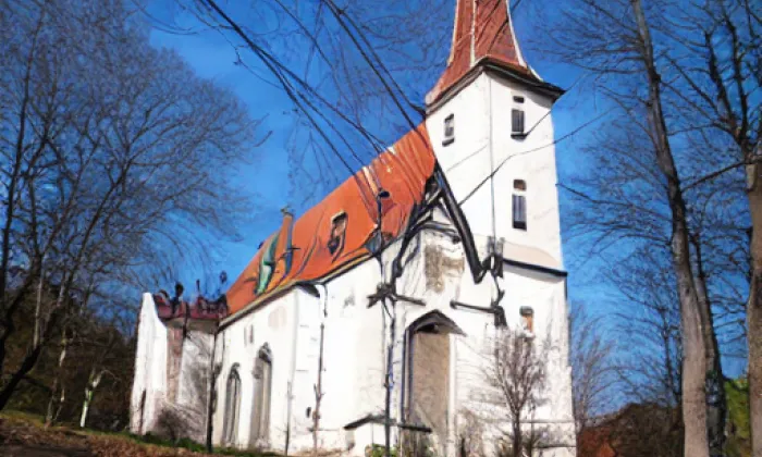 Kostel svatého Václava (Kydliny) – jaro