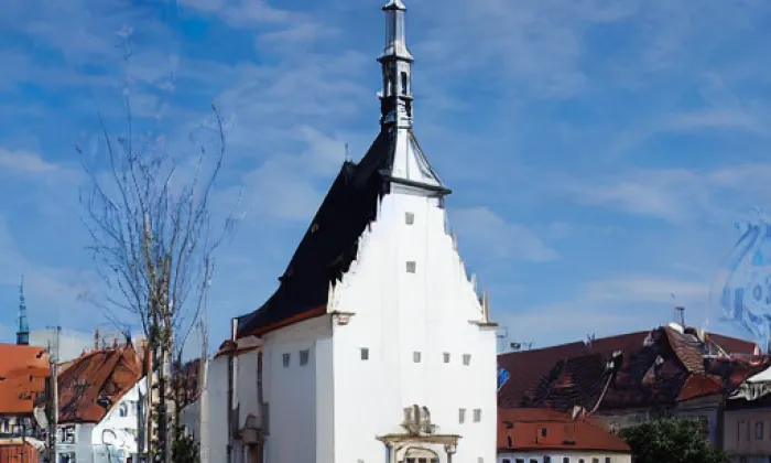 Kostel svatého Václava (Lomnice nad Lužnicí) – spring