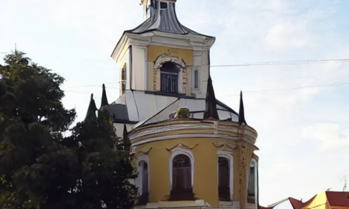 Kostel svatého Václava (Lovosice) – jaro