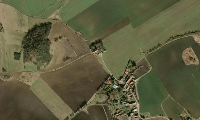 Kostel svatého Vavřince (Číčovice) – letecký pohled
