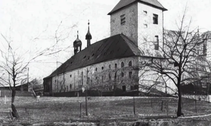 Kostel svatého Vavřince (Chlumec) – podzim
