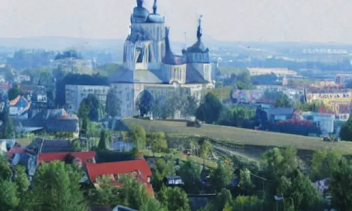 Kostel svatého Vavřince (Tatobity) – spring