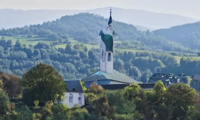 Kostel svatého Vavřince (Tatobity) – winter