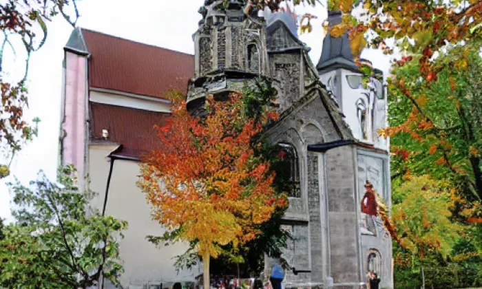 Kostel svatého Vojtěcha (Vejprnice) – jaro