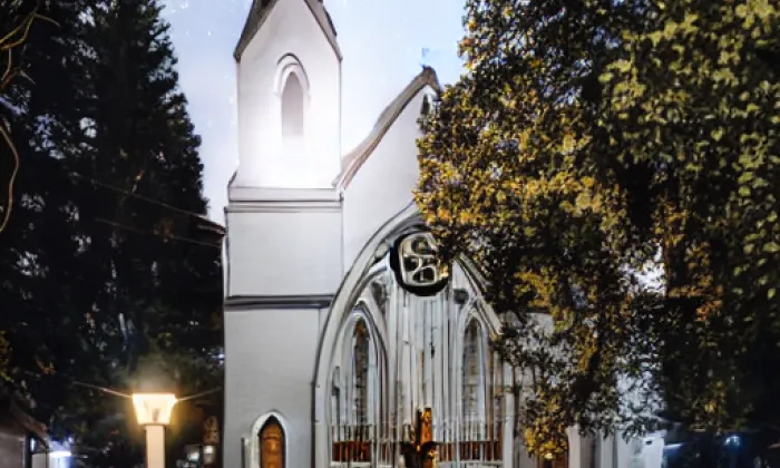 Kostel Všech svatých (Moravský Krumlov) – noc