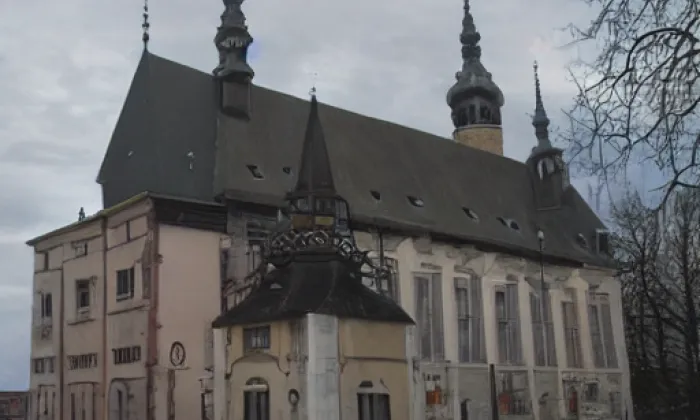 Kostel Všech svatých (Severní Předměstí) – podzim