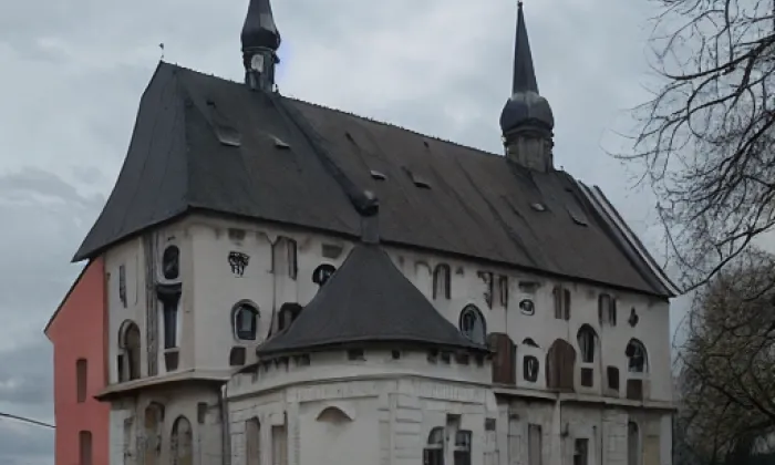 Kostel Všech svatých (Severní Předměstí) – léto
