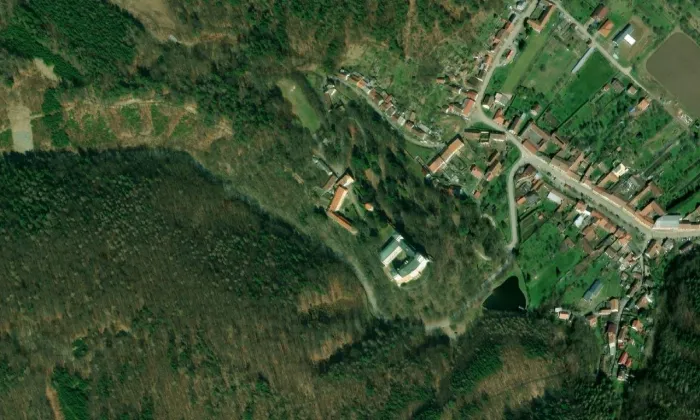 kostel Zvěstování Páně – letecký pohled