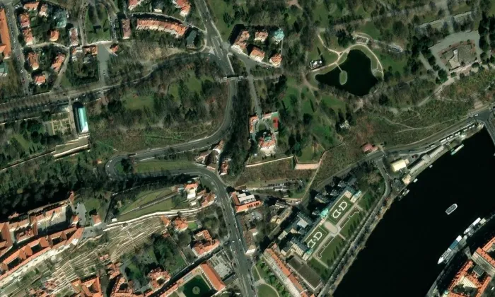 Kramářova vila – letecký pohled
