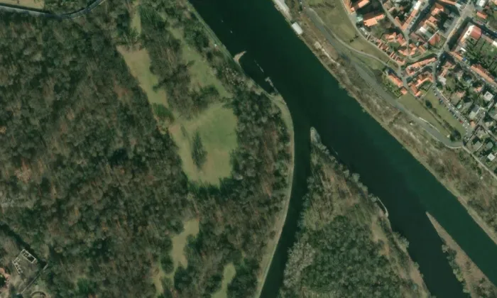 laterální plavební kanál Mělník–Vraňany – letecký pohled