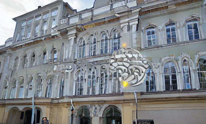 Losyovský palác – noc