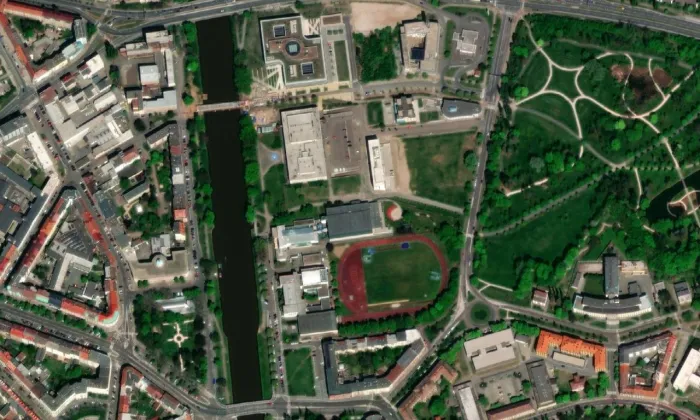 Městské lázně - Aquacentrum Hradec Králové – letecký pohled