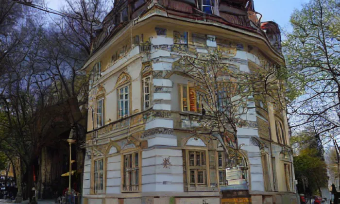 Mauzoleum průmyslníka Josefa Schrolla – léto