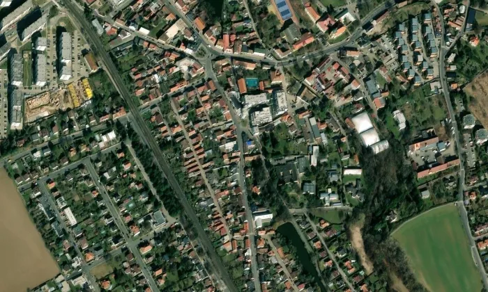 Mlýn v Uhříněvsi – letecký pohled