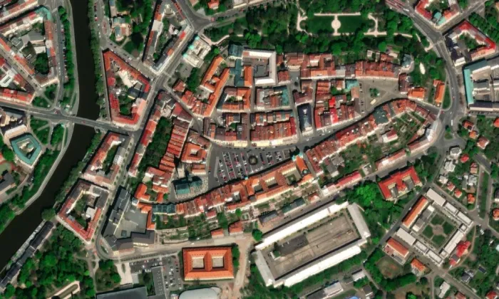 Morový sloup v Hradci Králové – letecký pohled