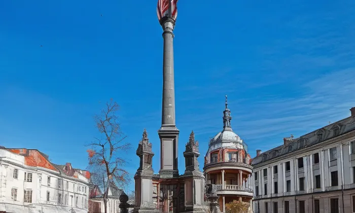Morový sloup v Hradci Králové – podzim