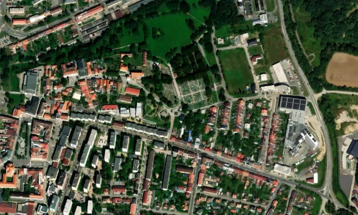 Nový židovský hřbitov v Benešově – letecký pohled