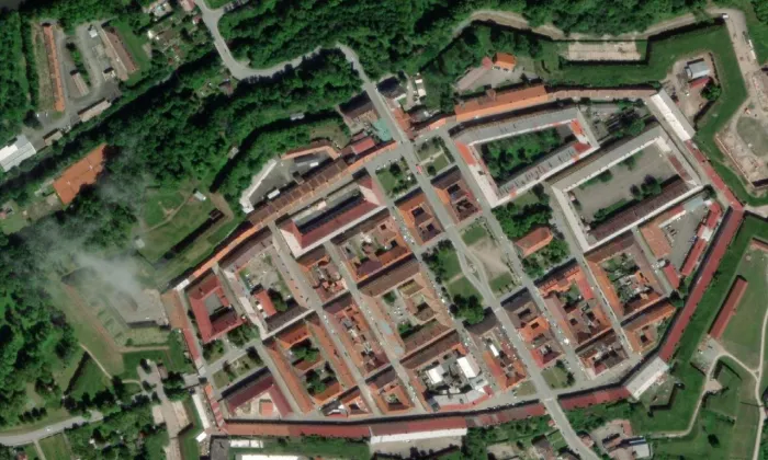 Nová radnice (Josefov) – letecký pohled