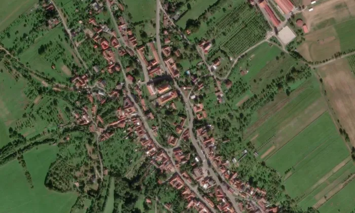 Obydlí zvěrokleštiče – letecký pohled