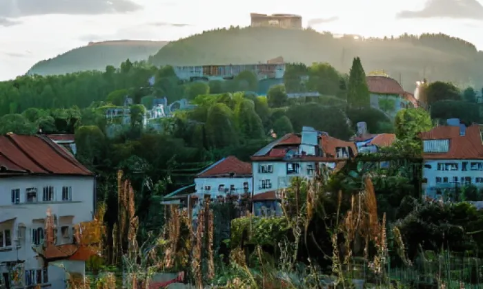 přemostění železnice u Pražské ulice v Hostivaři – summer