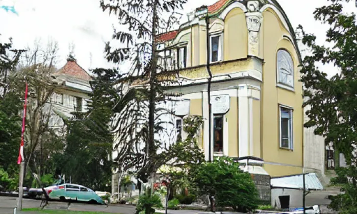 Piaristická kolej s kostelem Panny Marie Těšitelky – spring