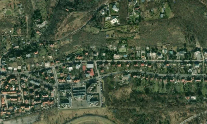 pomník Mistra Jana Husa (Troja) – letecký pohled