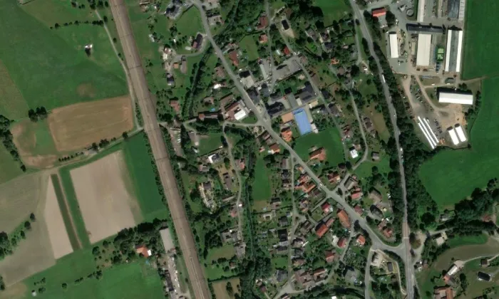 Pomník obětem válek – letecký pohled