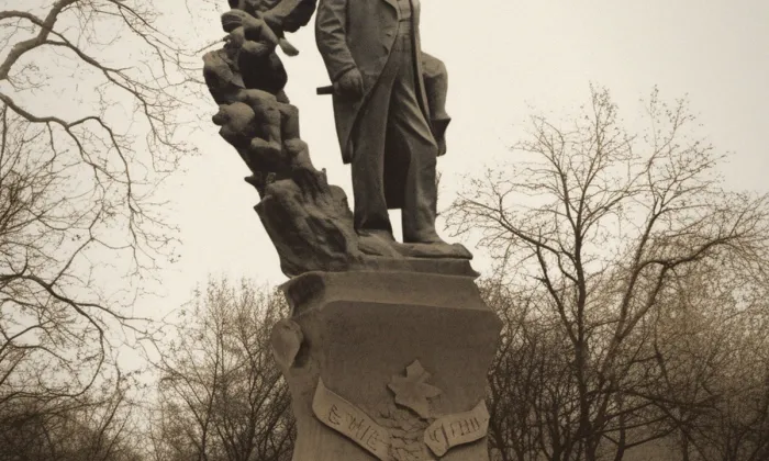 Pomník Svatopluka Čecha – historická rekonstrukce