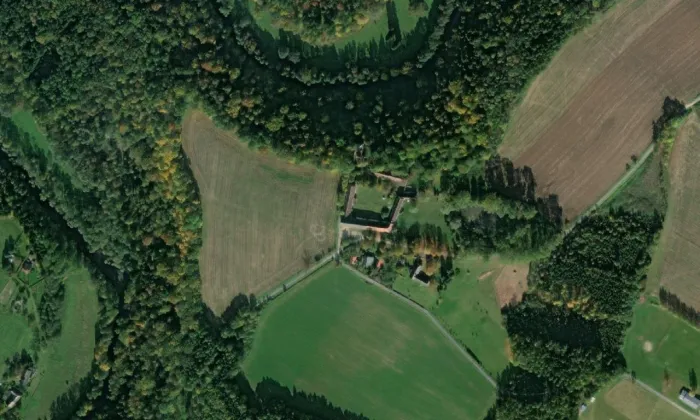 Rýzmburský kříž – letecký pohled