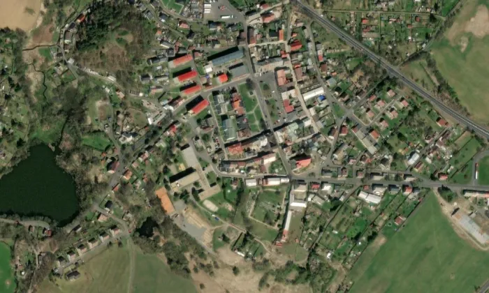 Radnice (Bochov) – letecký pohled
