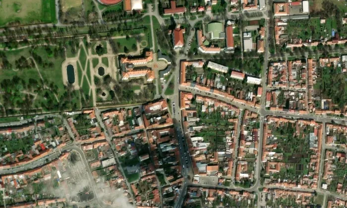 radnice ve Slavkově u Brna – letecký pohled