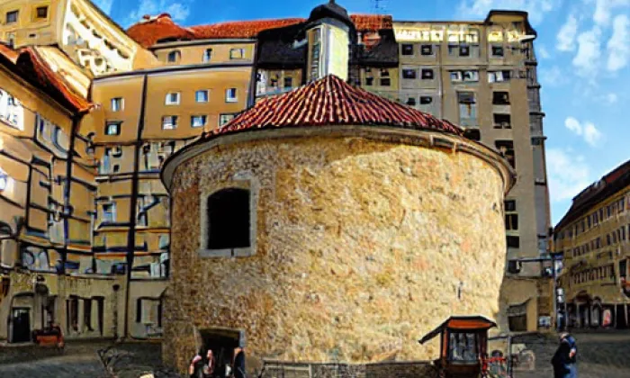 Rotunda svatého Kříže Menšího – autumn