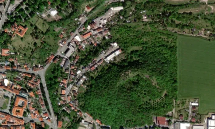Slánská hora – letecký pohled