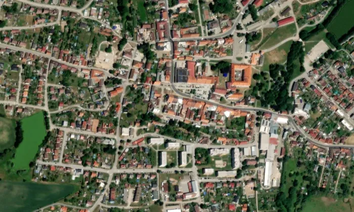 Sloup Nejsvětější Trojice (Nová Bystřice) – letecký pohled