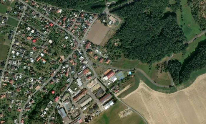 Smírčí kříž (Hvozdná) – letecký pohled