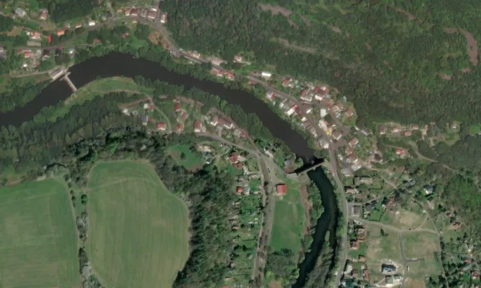 Smírčí kříž (Radošov) – letecký pohled