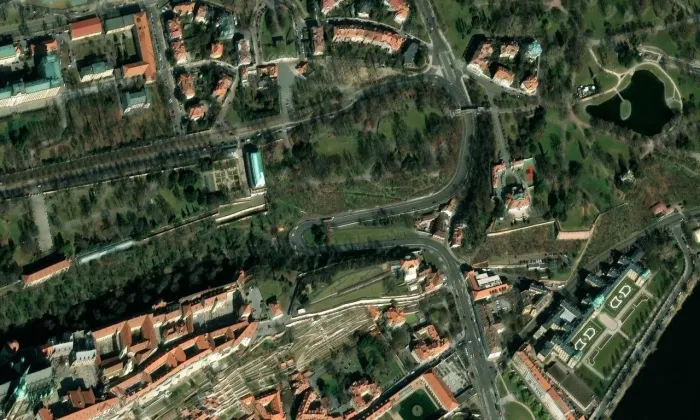 Socha Český lev – letecký pohled