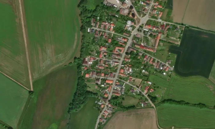 Socha svatého Antonína Paduánského (Mokrovousy) – letecký pohled