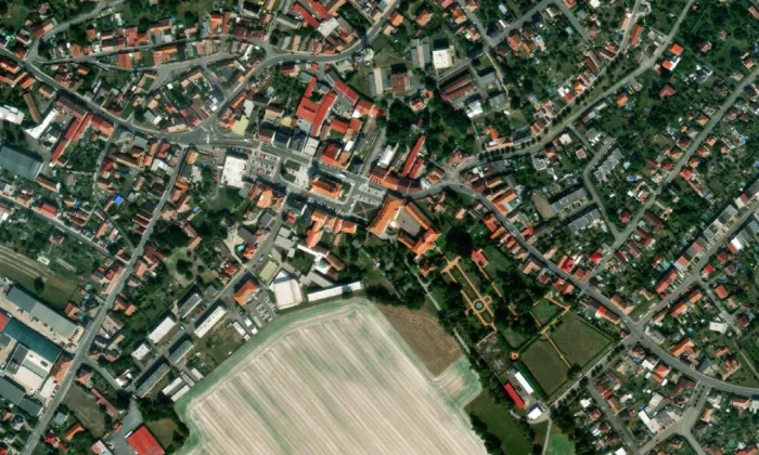 Socha svatého Jana Nepomuckého (Chrast) – letecký pohled