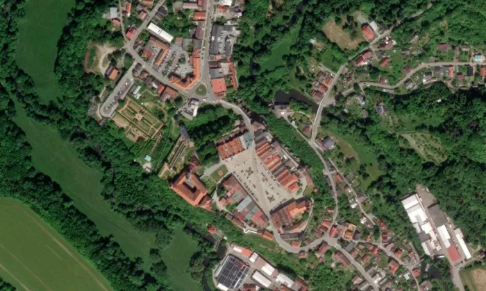 Socha svatého Jana Nepomuckého (Nové Město nad Metují) – letecký pohled