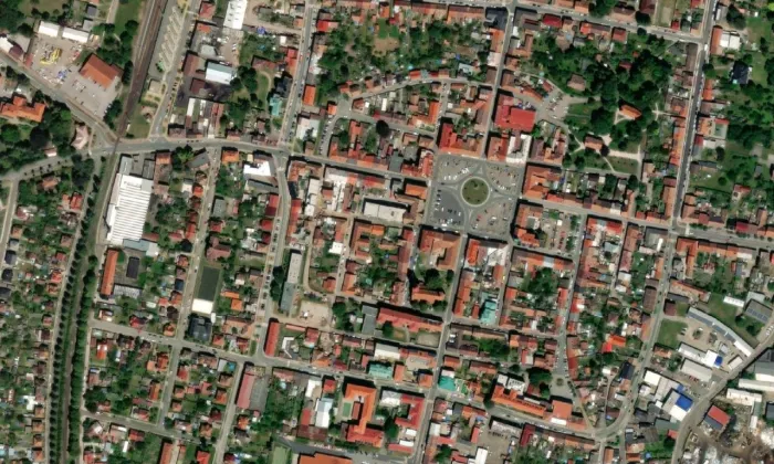 Socha svatého Jana Nepomuckého (Nový Bydžov, kostel) – letecký pohled