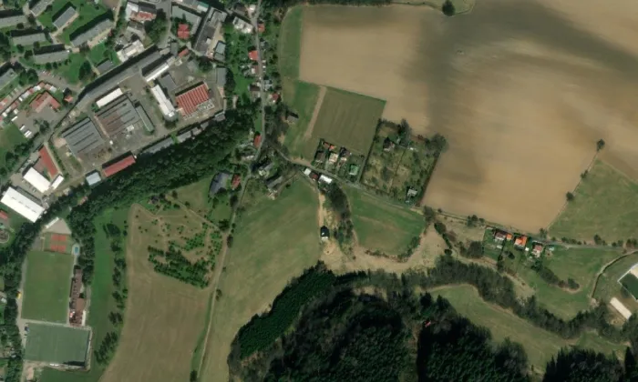 Sousoší Víry se sochami svatého Jana a Pavla – letecký pohled