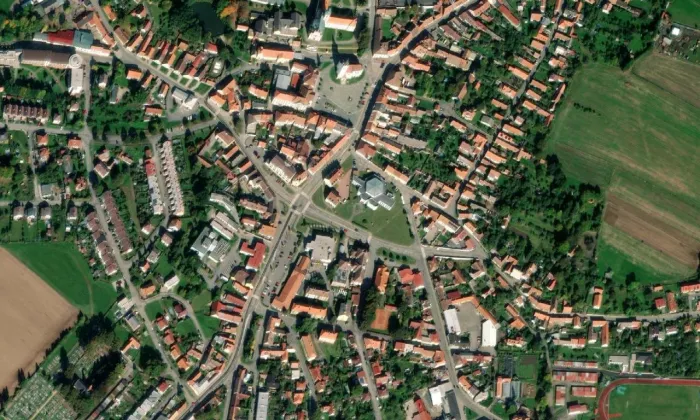 Synagoga v Pacově – letecký pohled