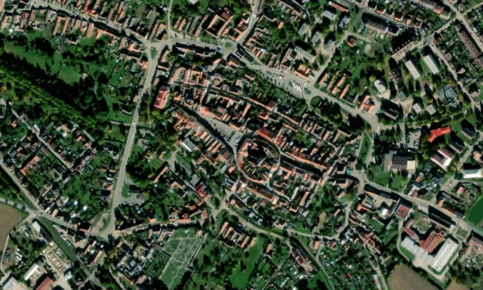 synagoga ve Slavonicích – letecký pohled