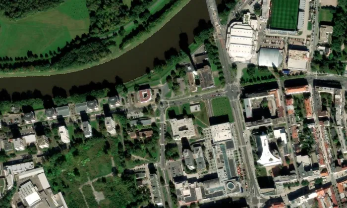 telekomunikační budova Pardubice – letecký pohled