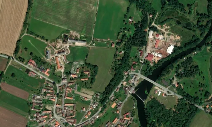 tvrz Dráchov – letecký pohled