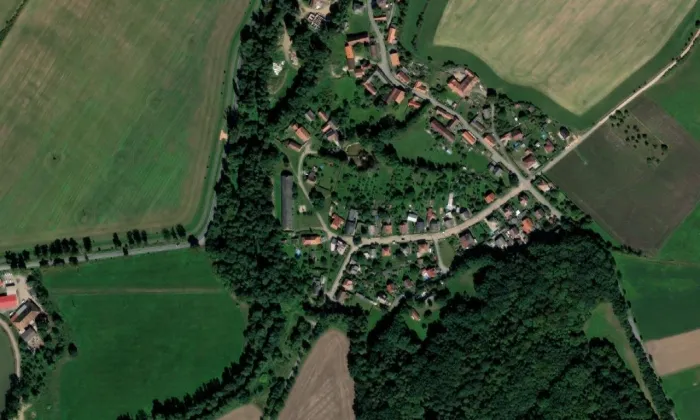 tvrziště Na Baště v Tihavě – letecký pohled